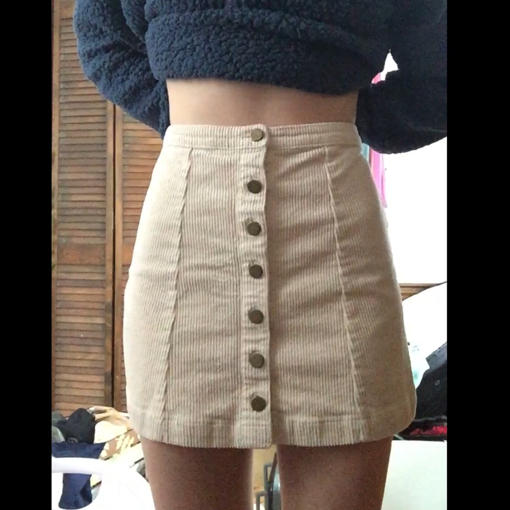corduroy buttoned skirt